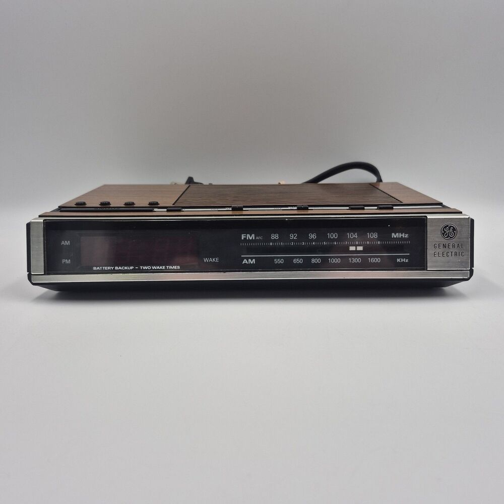 Vintage GE Red LED Digital Radio Dual Alarm Clock Wood General Electric 7-4636D
